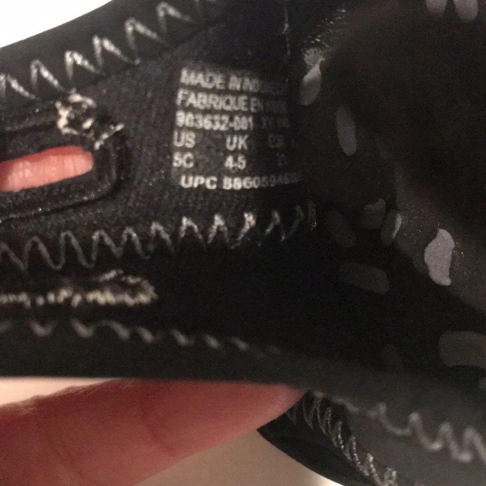 Nike Toddler Water Shoes (size 5C)